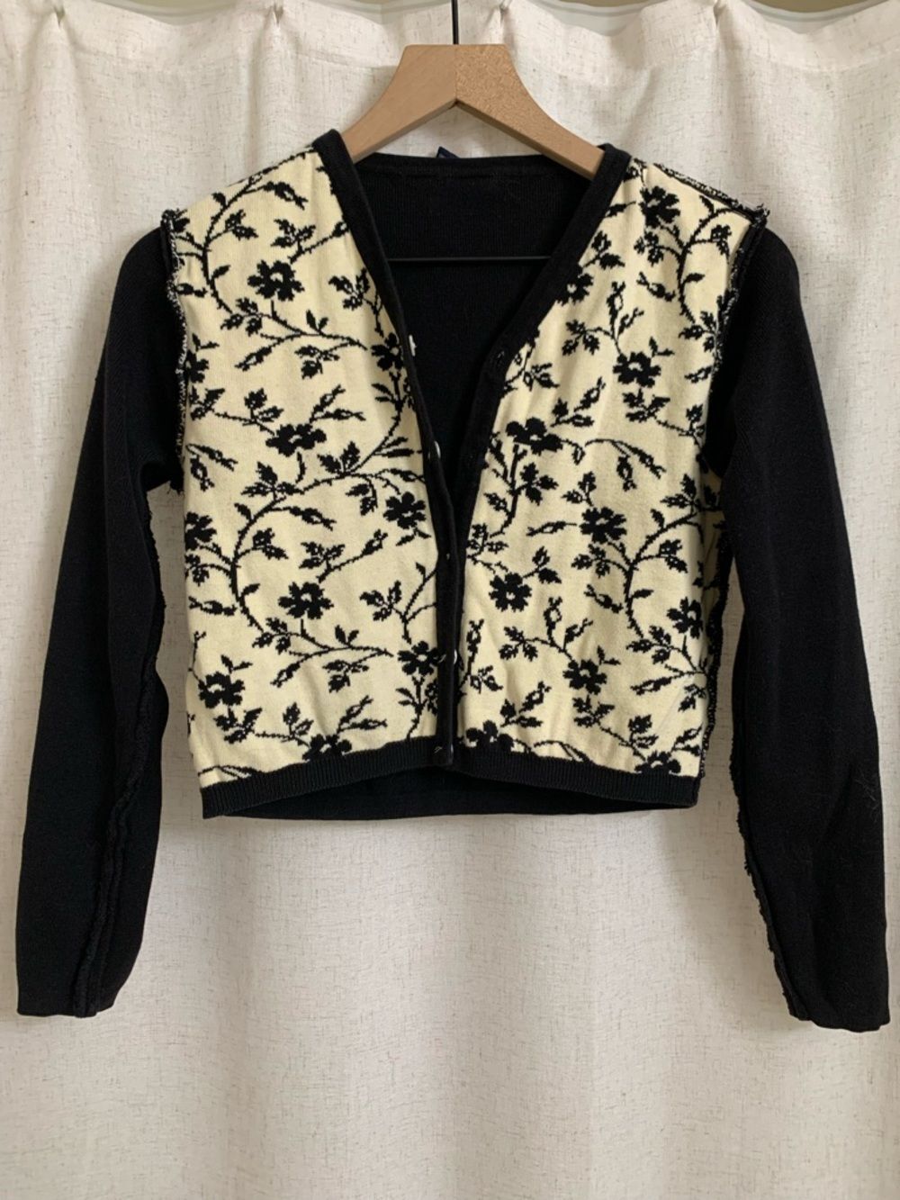 GAP 100% Cotton Heavy Weight Cropped Black Cream Floral Button Cardigan Small - Picture 6 of 6